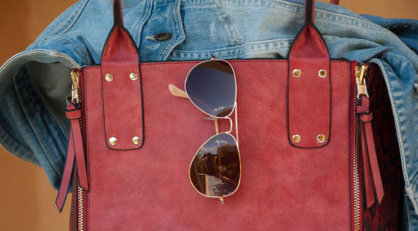 Rote Tasche Sonnenbrille