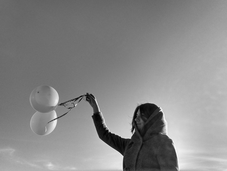 Minimalismus Lufballons Frau